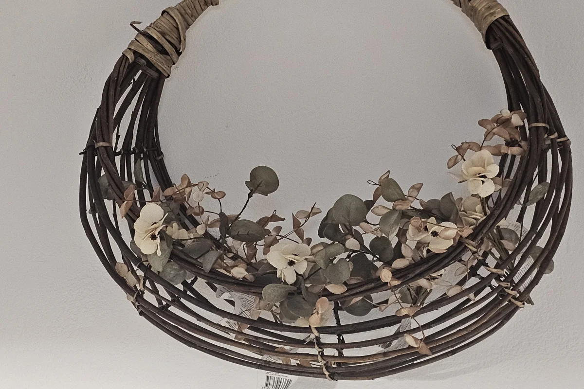 comedor-mesa-amplia-casa-gelin-alojamiento-en-santillana-del-mar-casa-rural