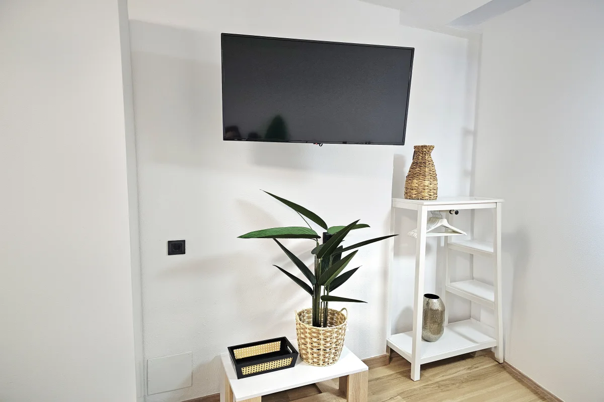 tv-casa-gelin-alojamiento-en-santillana-del-mar-casa-rural